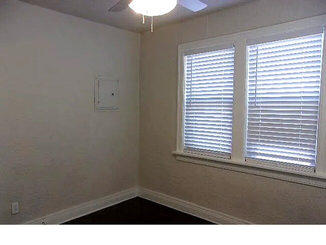 Photo - Charming Gatewood Apartment | Walk to the Plaza District Unit 1718-1