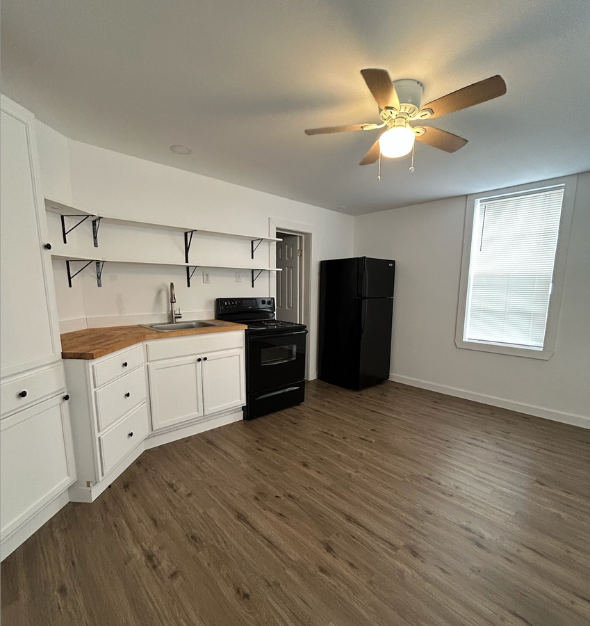 Photo - 500 22nd St E