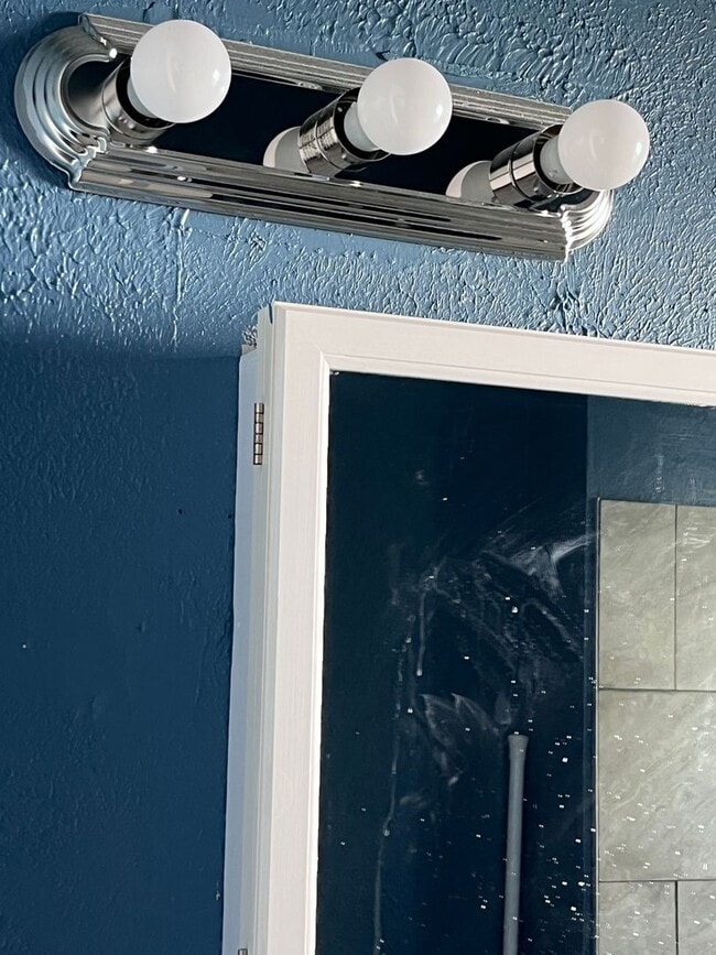 Photo - 728 E 93rd St