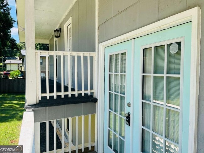 Photo - 147 N Lake Dr