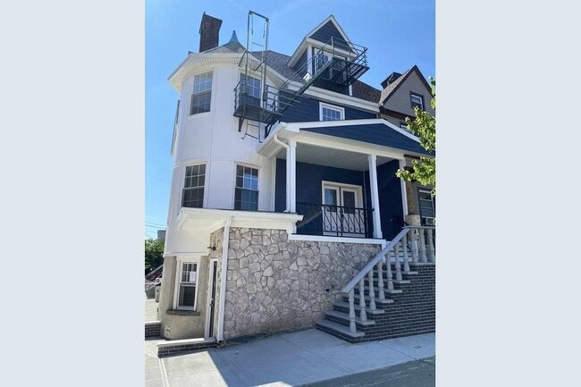 Building Photo - 678 Bergen Ave Unit 1 Rental