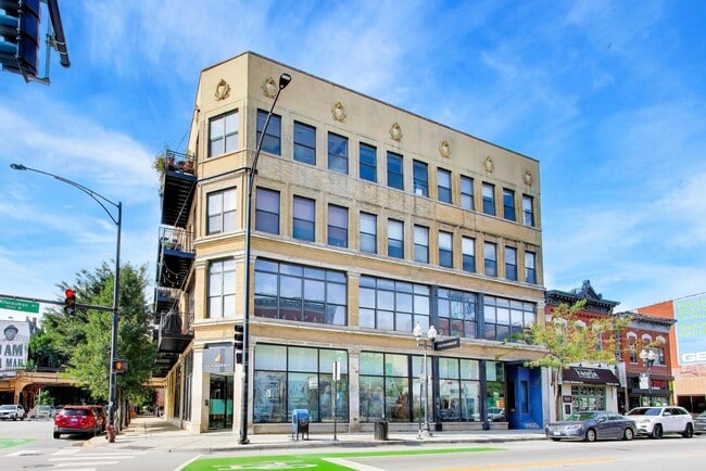 Building Photo - 1400 N Milwaukee Ave
