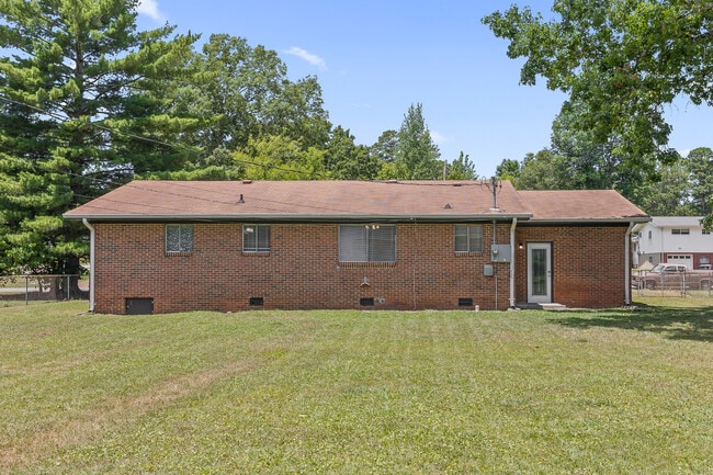 Photo - 620 Lindsay Ave