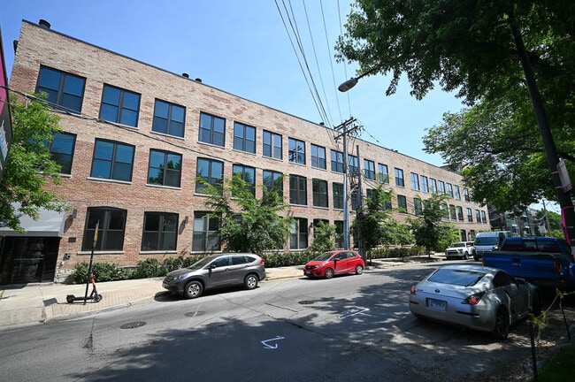Photo - 1760 W Wrightwood Ave Unit 115