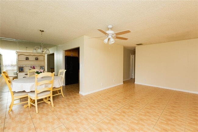 Photo - 1055 NW 83rd Ave Unidad C47