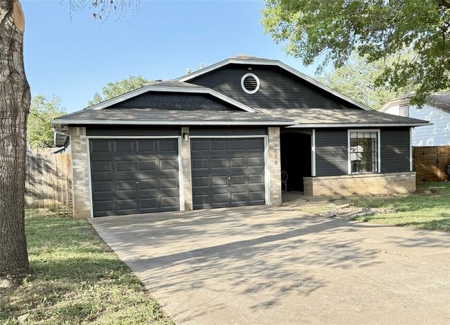 Building Photo - 3814 Stonecroft Dr Rental