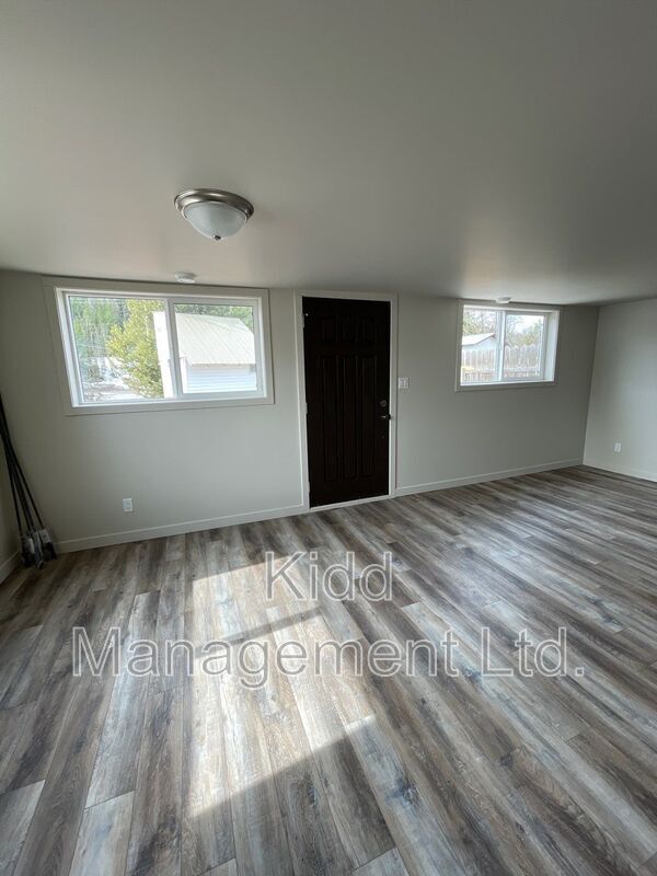 Photo - 2853 Meyer Rd