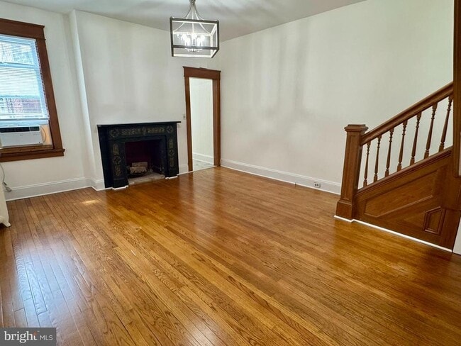 Photo - 112 E 3rd St