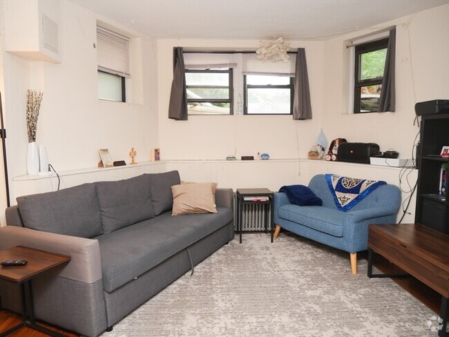 Building Photo - 28 Browne St Unit 1 Rental