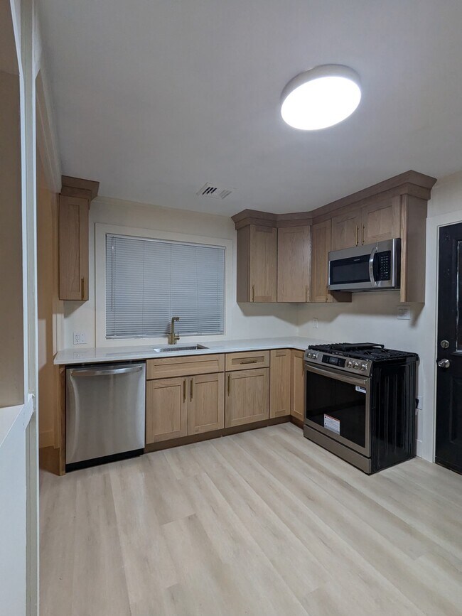 Photo - 13 Ludlow Rd Unidad B