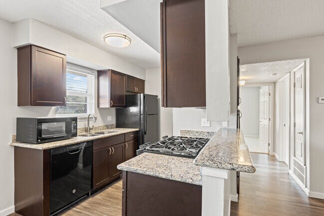 Brookhollow Apartments