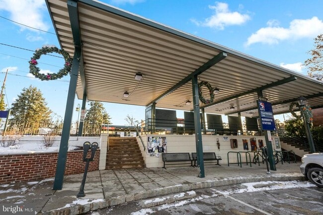 Photo - 36 N Narberth Ave Unidad 1D