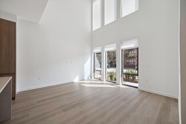 Photo - 1 Riva Row Unit 167