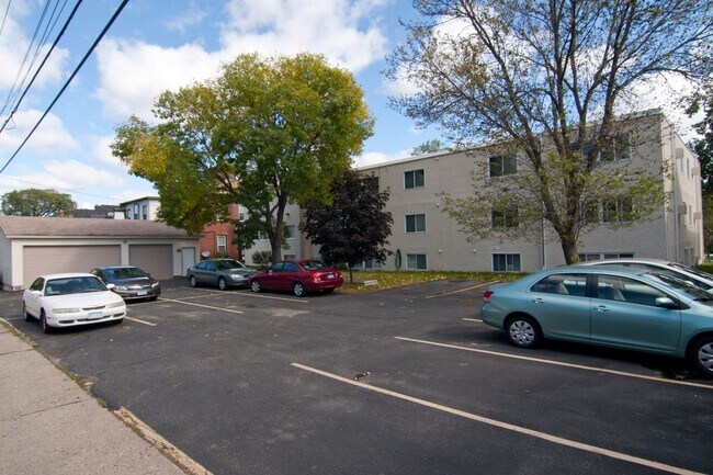 Photo - 2730 Dupont Ave S