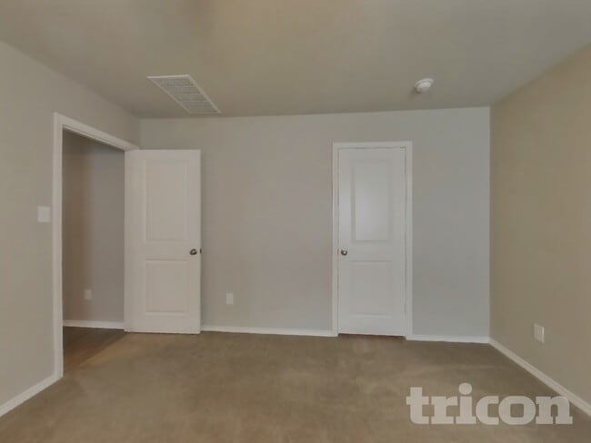 Photo - 421 Moonvine Way