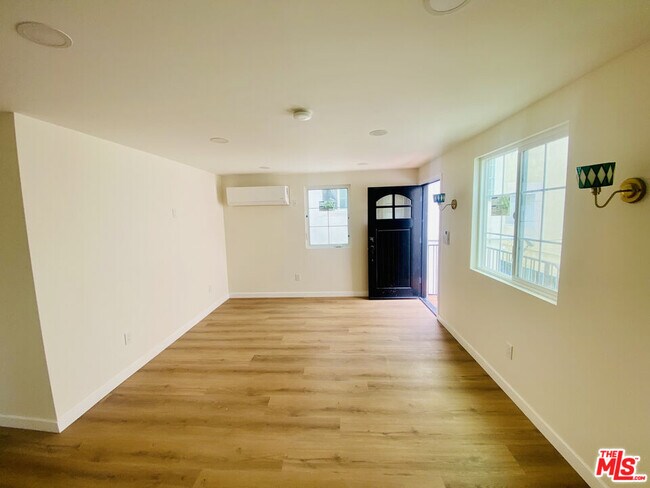 Photo - 1000 S Sherbourne Dr