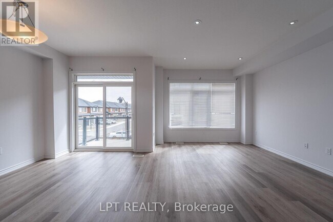 Photo - 461 Blackburn Dr