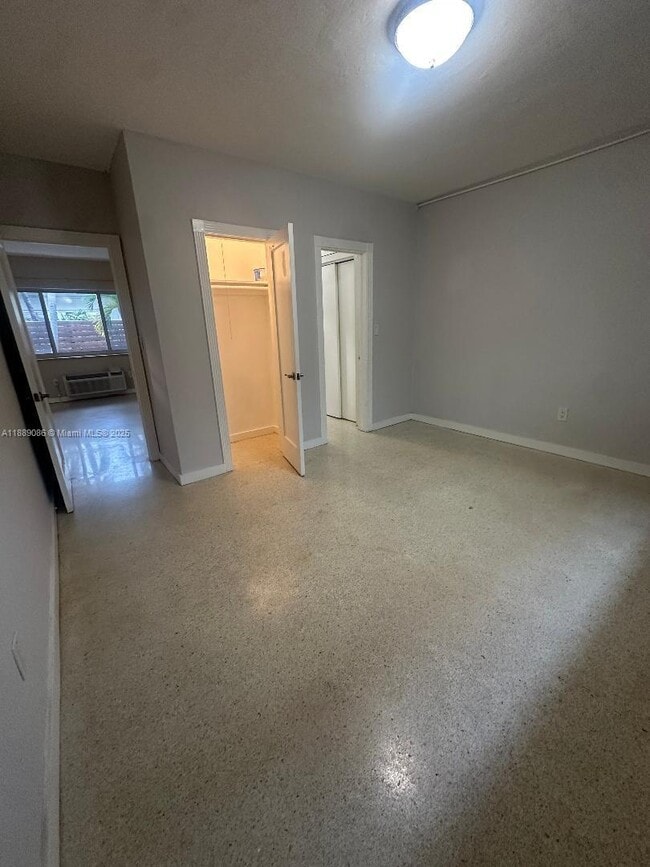 Photo - 780 82nd St Apartamento Unidad 3