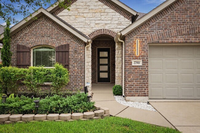 27911 Hidden Stream Dr