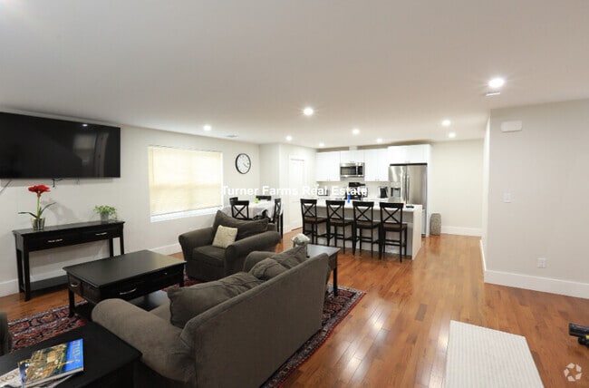 Building Photo - 290 Riverside Ave Unit 2 Rental