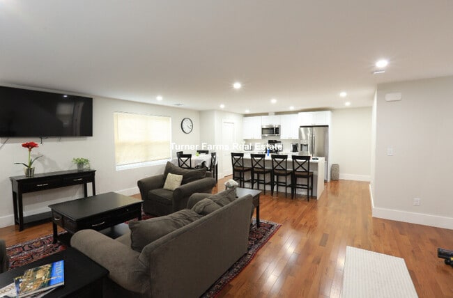 Photo - 290 Riverside Ave Apartamentos Unidad 2