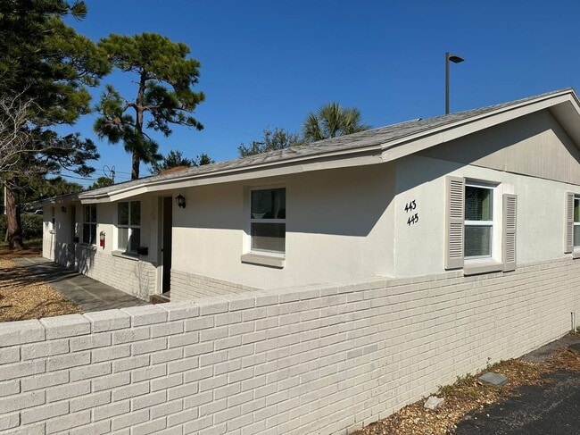 Building Photo - 445 90th Ave N