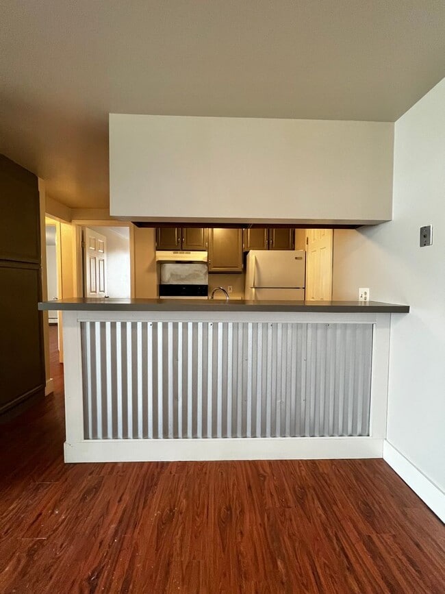 Photo - Robertson1001 (KC-JF-NB) Unit A4