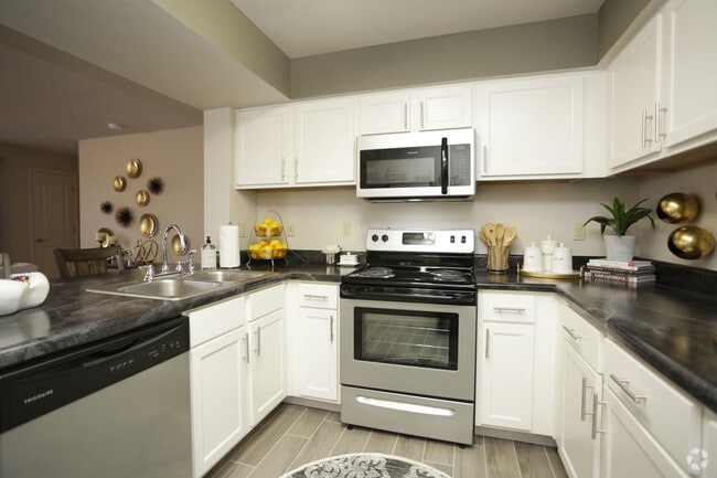 2BR, 2BA - B8_1108 SF - Watercress Apartments