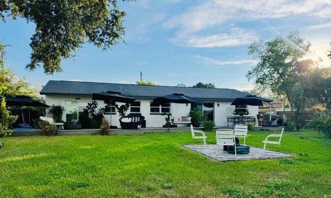 Photo - 1815 Barker Dr