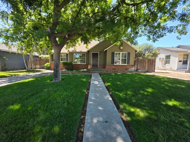 Building Photo - Charming Bungalow in La Loma neighborhood!