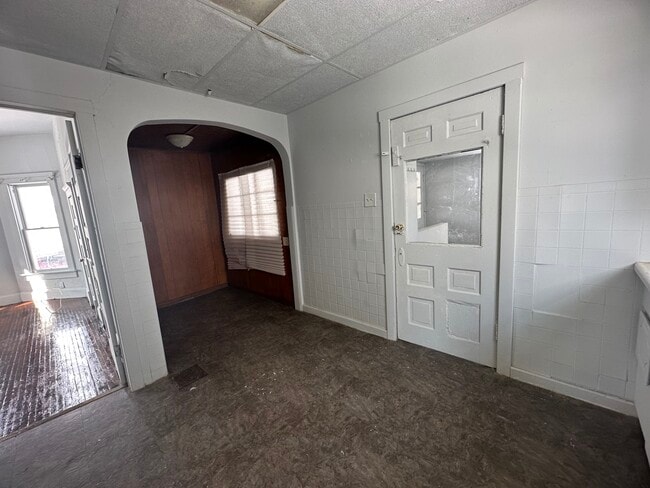 Photo - 2401 E Main St