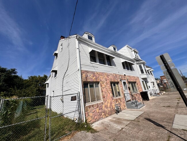Building Photo - 1716 N 6th St Rental