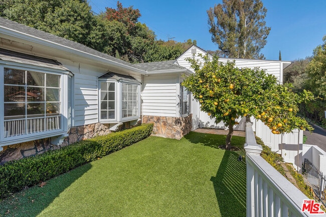 Photo - 3955 Weslin Ave