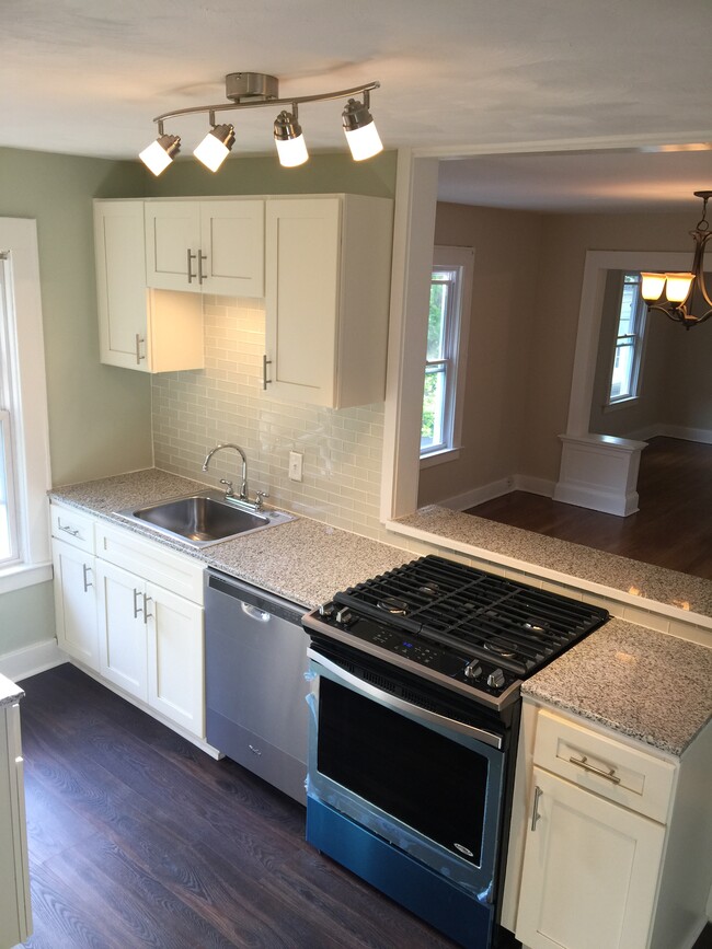 Building Photo - 1128 N Glencove Rd Unit 2 Rental
