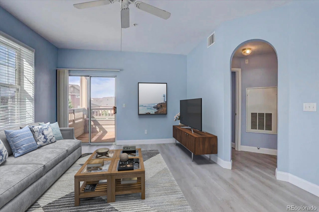 Sun soaked & roomy 1br with community pool... - Sun soaked & roomy 1br with community pool... Unidad # 201