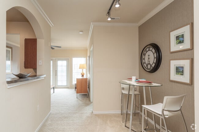 1BR, 1BA - 746 SF - Atwell 1