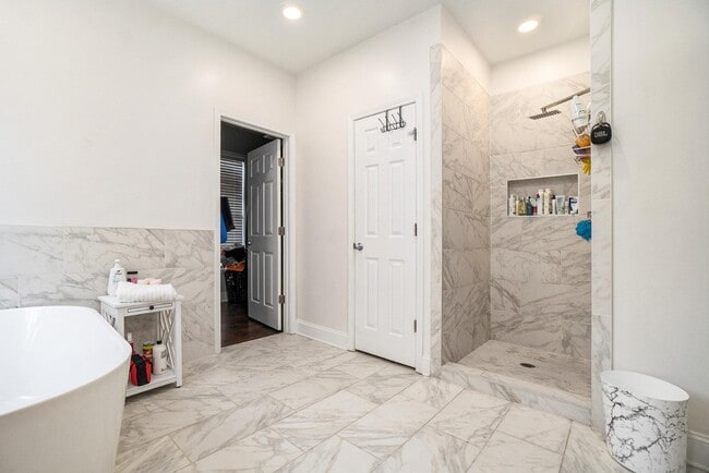 Photo - 2798 Glenlocke Cir NW