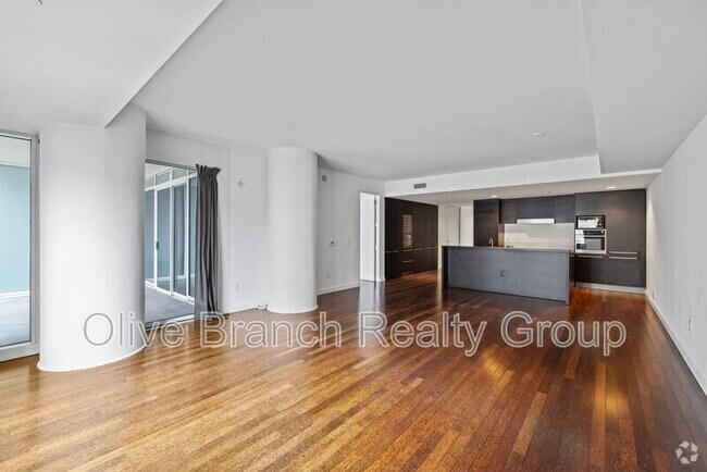 Building Photo - 6250 Hollywood Blvd Unit 8D Rental