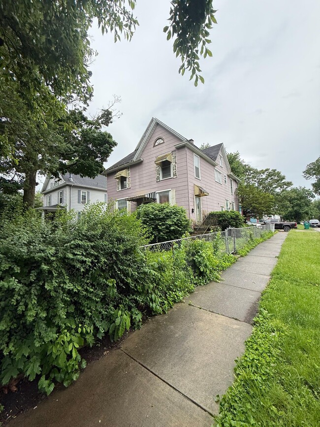 Photo - 1595 N Church St