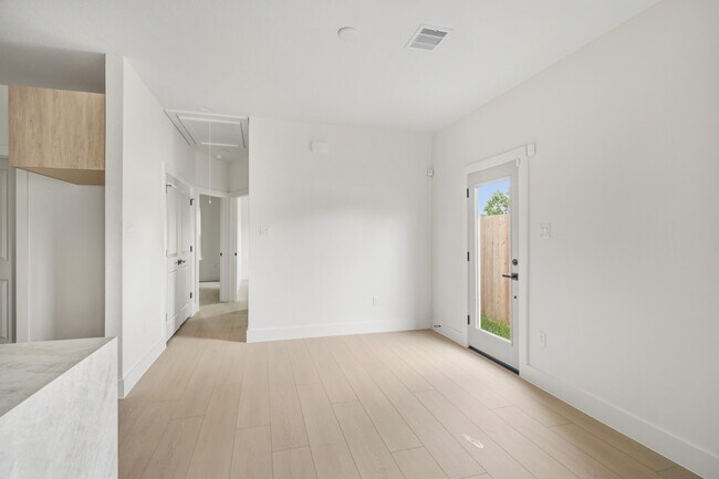 Photo - 4314 Stassen St