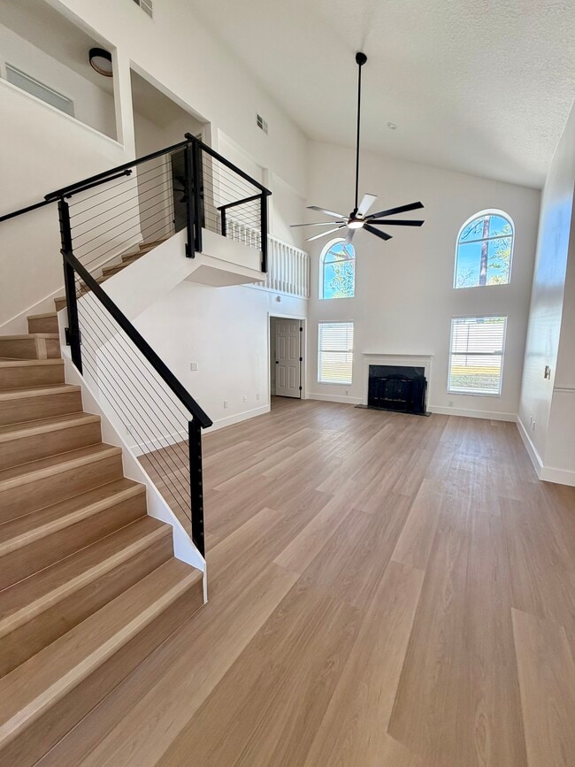 Photo - 1042 Ballyshannon Pky