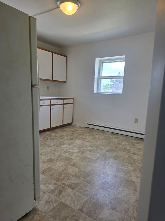 Photo - 150 McCauley Ave Unit Apartment B - Upstairs