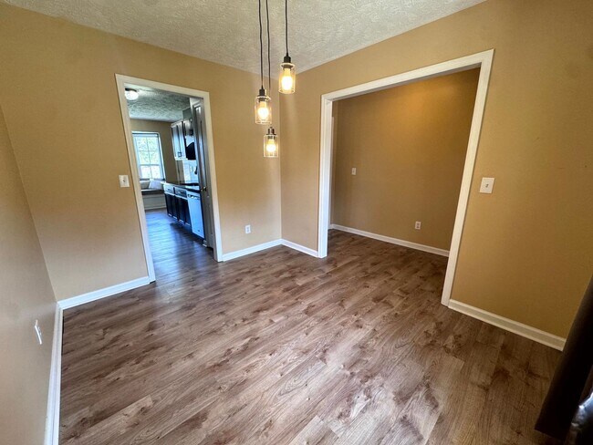 Photo - 109 Belle Boyd Dr