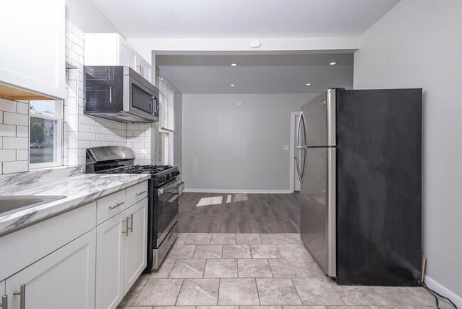 Photo - 338 Saratoga St