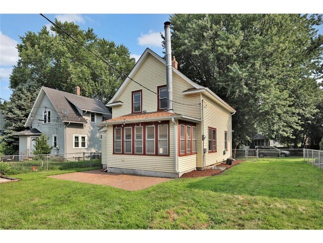 Photo - 2122 Temple Ct