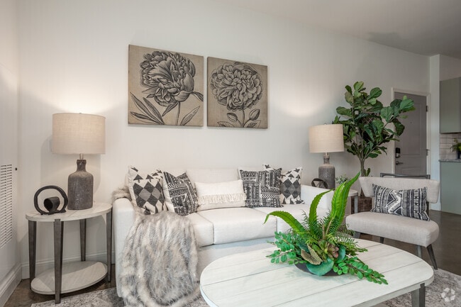 1BR, 1BA - 647SF A1A - Living Area
