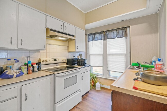 Photo - 1407-1411 Main Unit Front Apartment