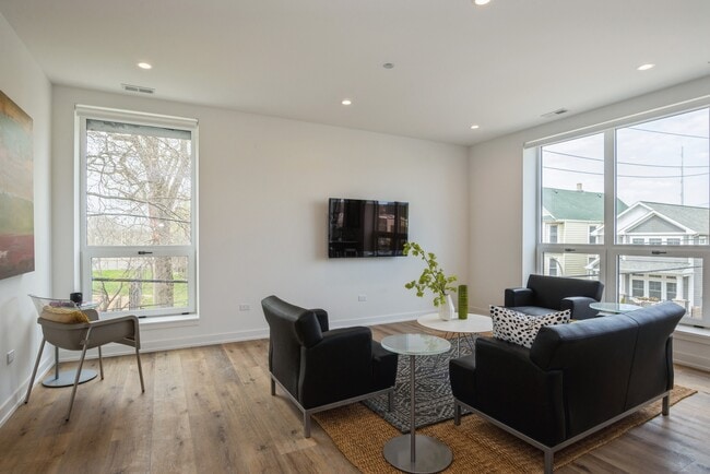 Photo - 2803 W Henderson St