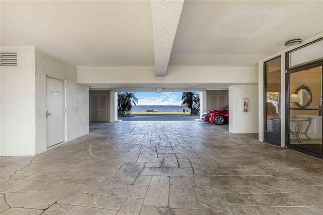 1500 Park Beach Cir Unit 6C