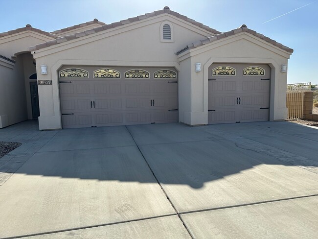 Building Photo - Fully Furnished Short-Term Rental in Fort ...
